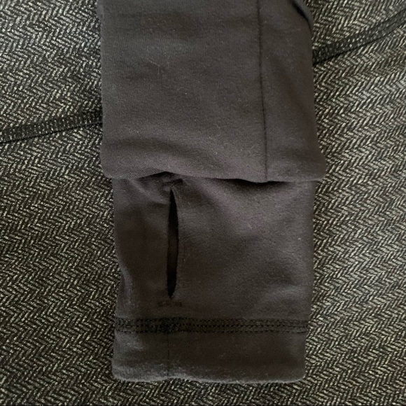 Lululemon pullover with hood - Picture 4 of 4